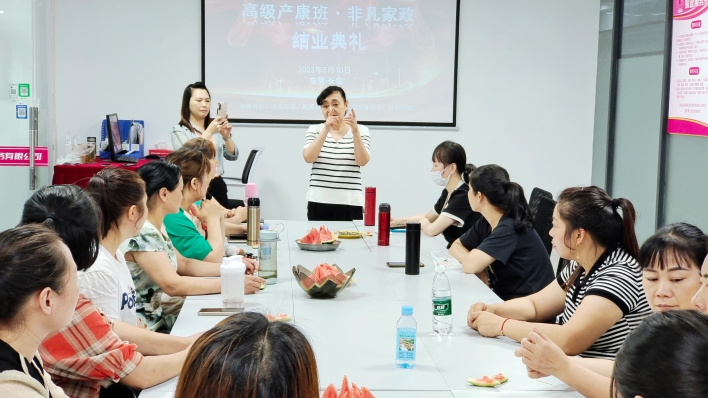 家政月嫂：專業(yè)護理，溫馨陪伴（東莞非凡家政）